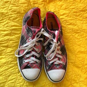 Converse Pink and Black Plaid Lo-Top Sneakers